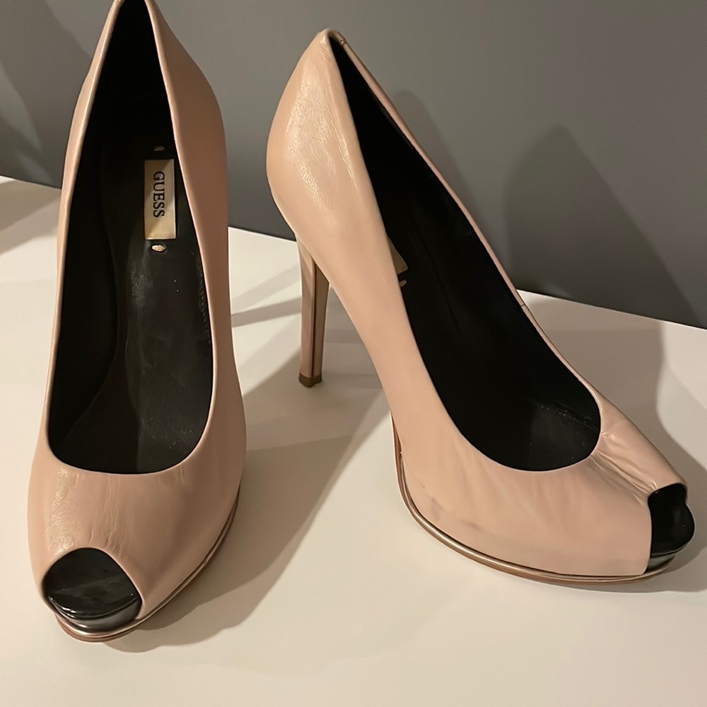 Nude Guess heels, Size 7